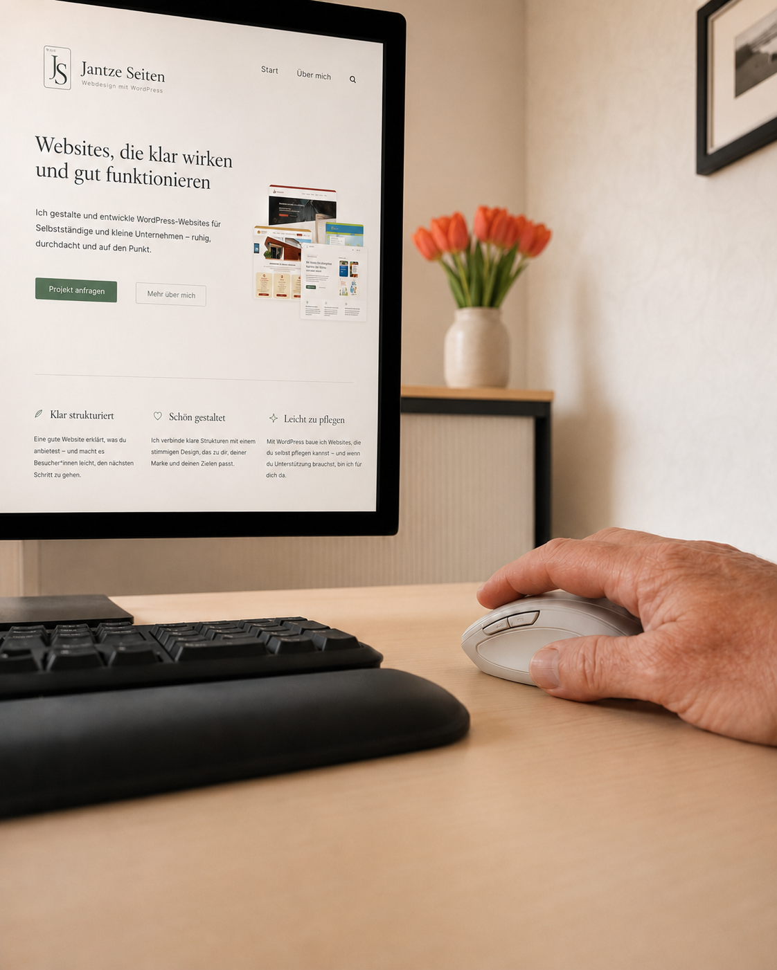 Arbeitsplatz mit Website-Entwurf von Jantze Seiten
